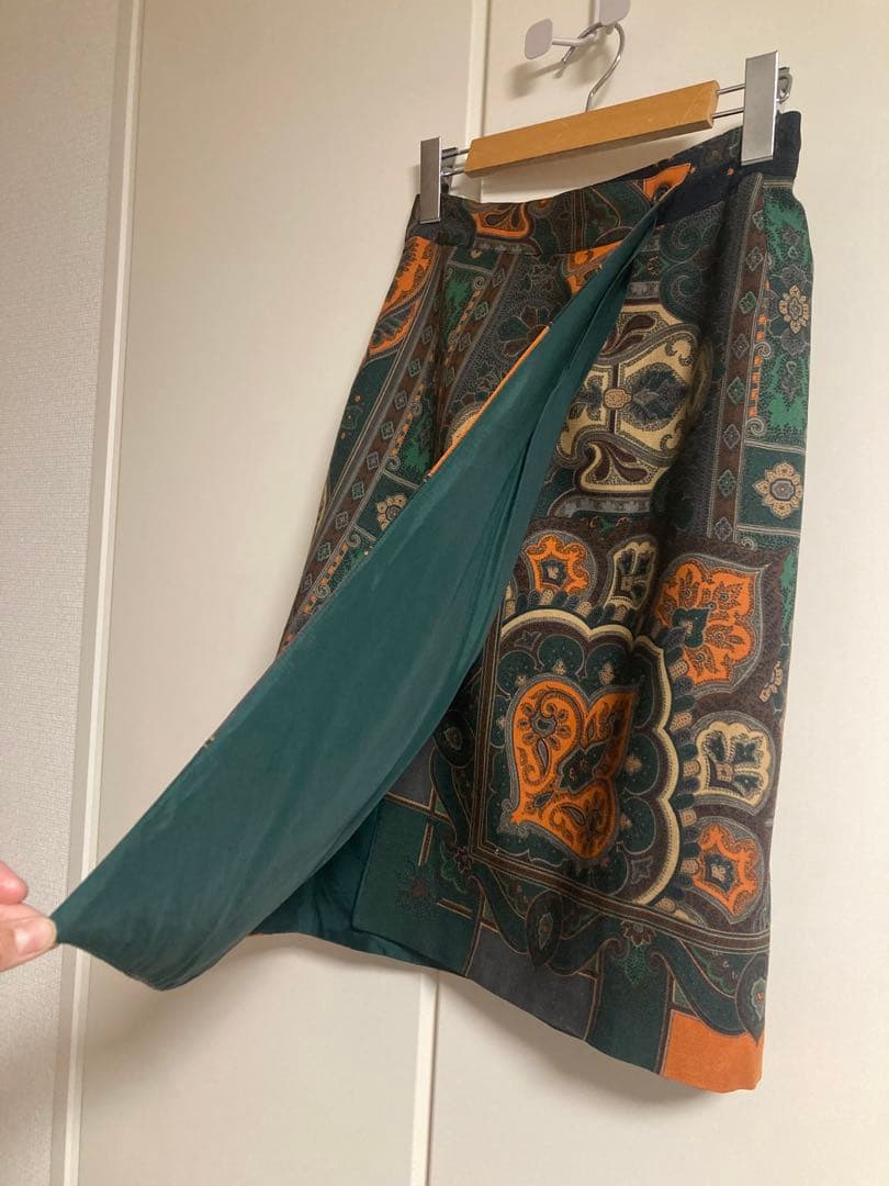 新品同　エトロ　ETRO スカート 膝丈　渋グリーン　シルク混　ペイズリー　M