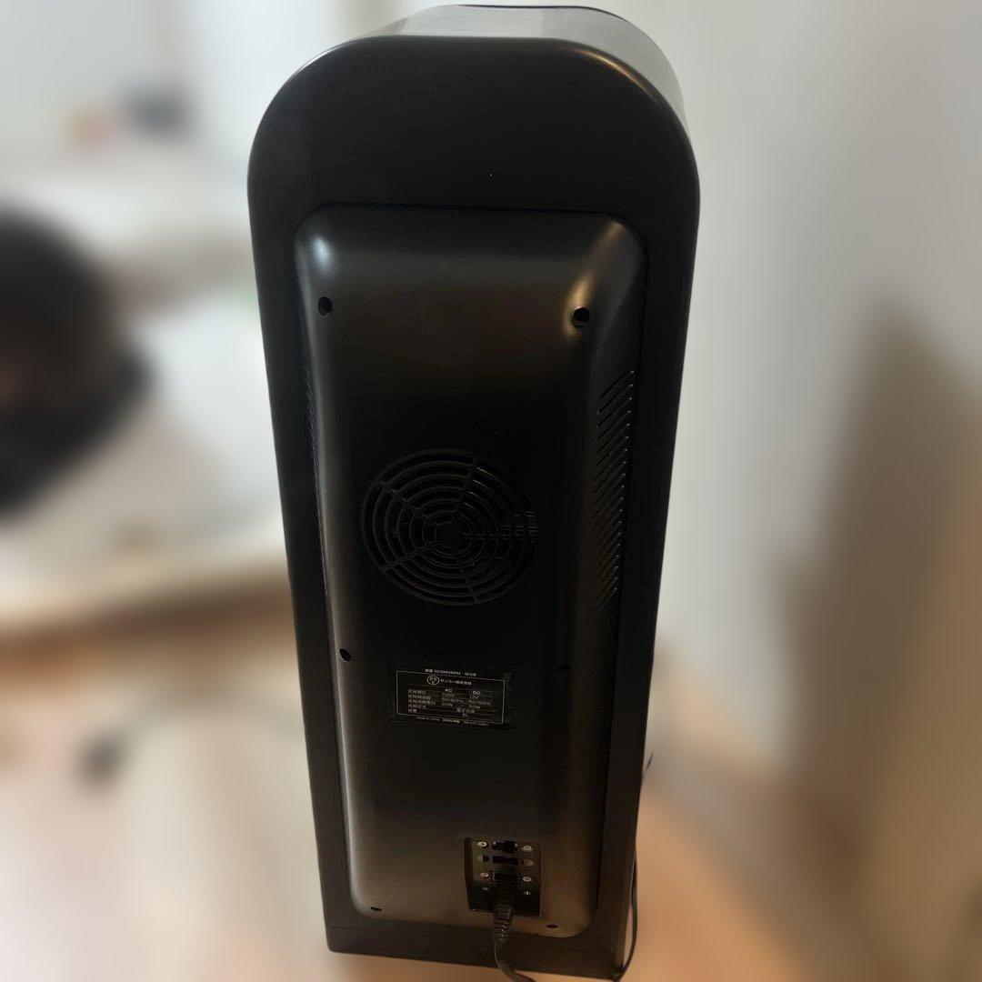 アーモンドアイG1７勝記念　自動販売機型保冷庫