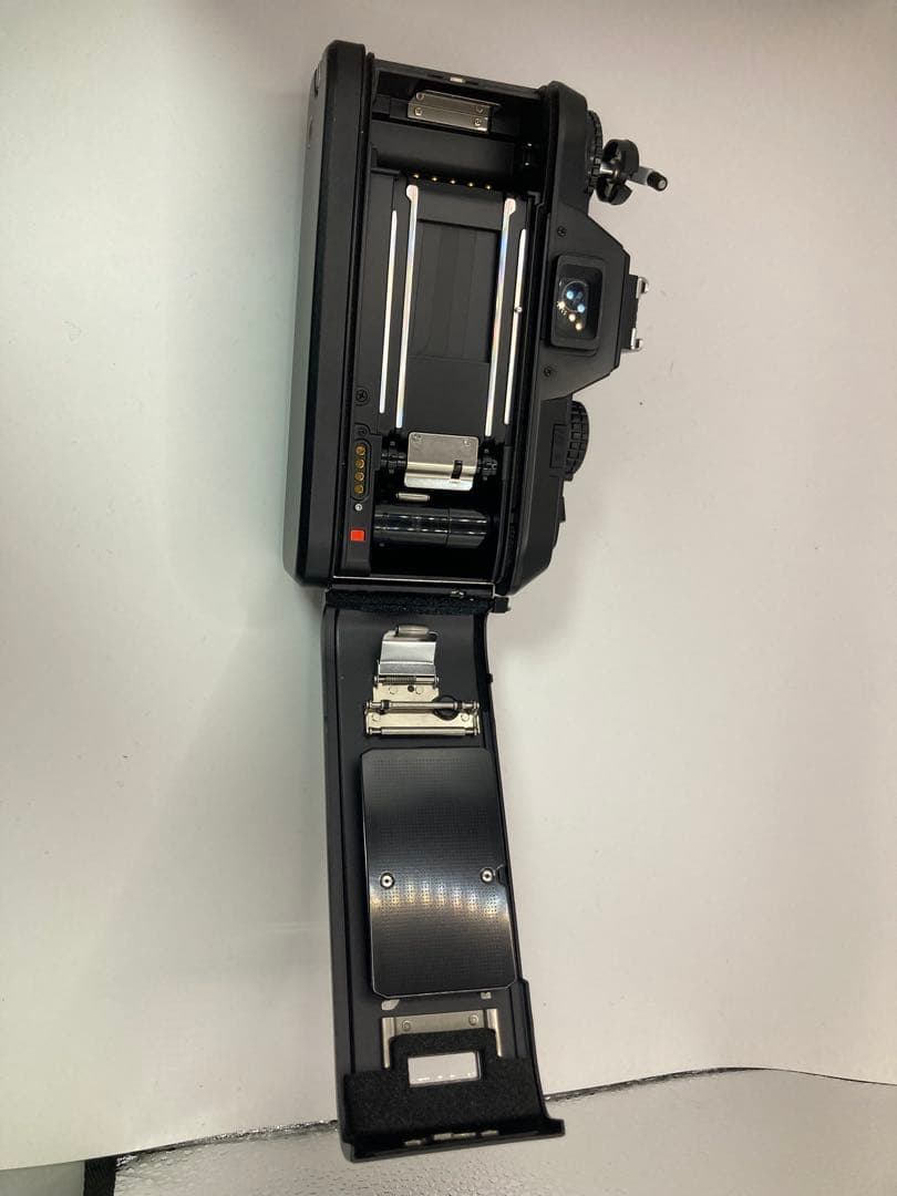 超美品Nikon F-501 フィルム一眼レフカメラ