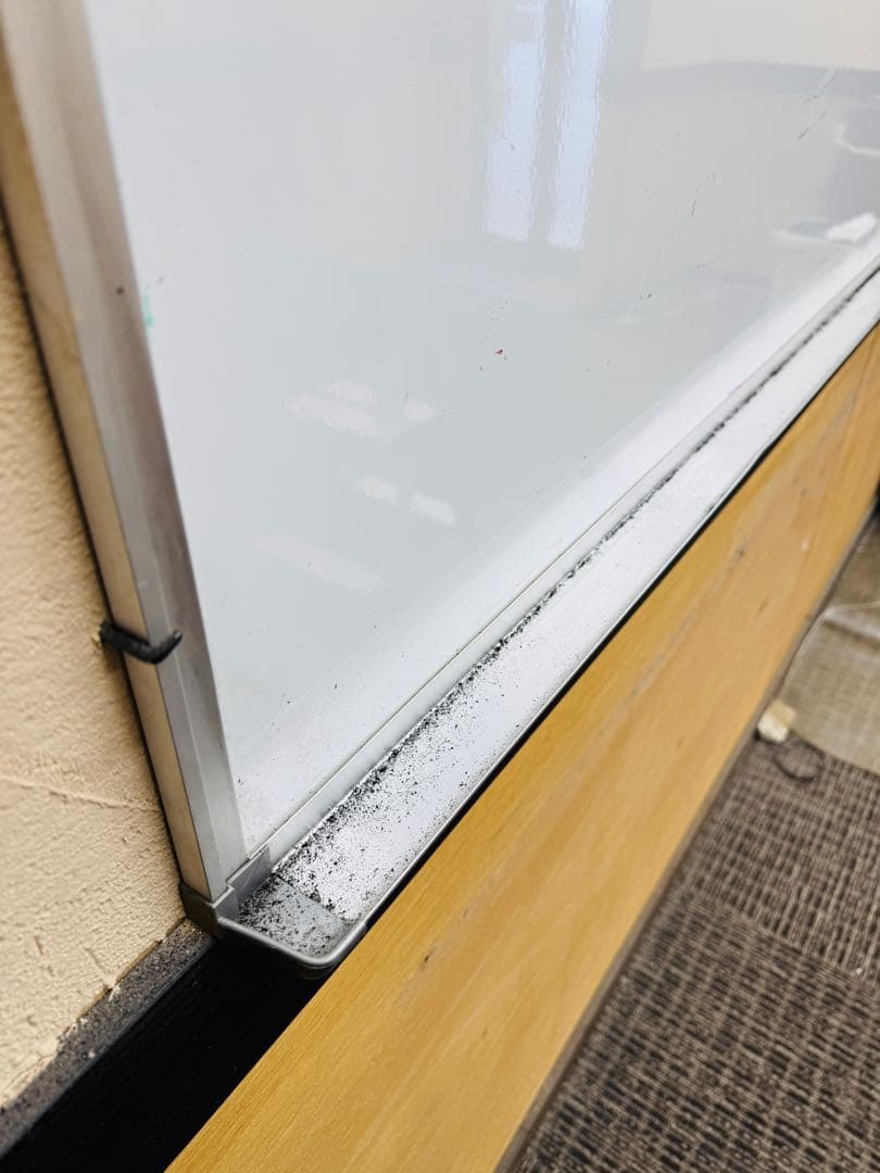 壁掛け ホワイトボード 黒板 160×90cm 事務用品 オフィス 軽量 大型