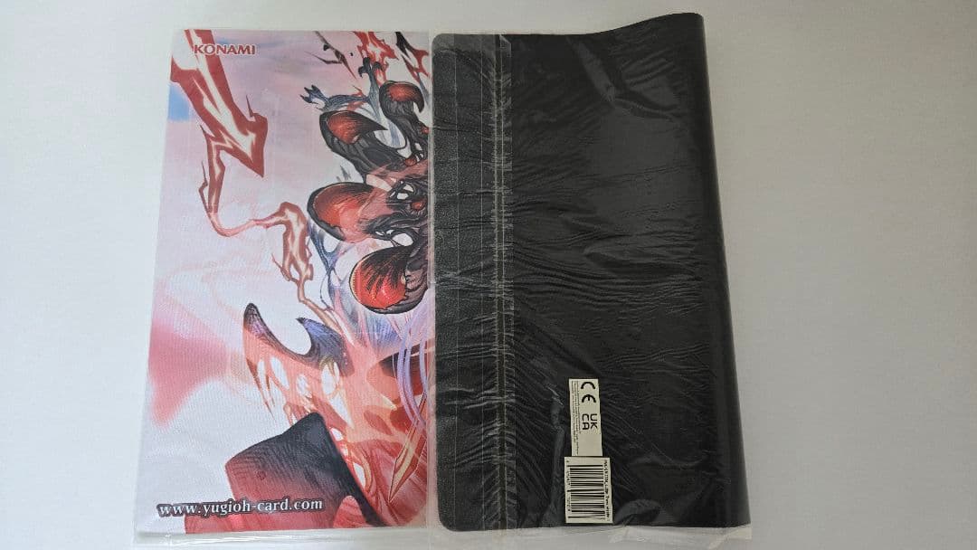 遊戯王公式プレイマット 赫聖の妖騎士