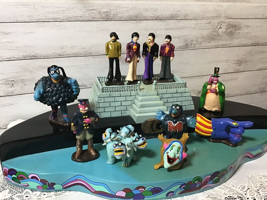 ビートルズ イエローサブマリン Gartlan USA Inc