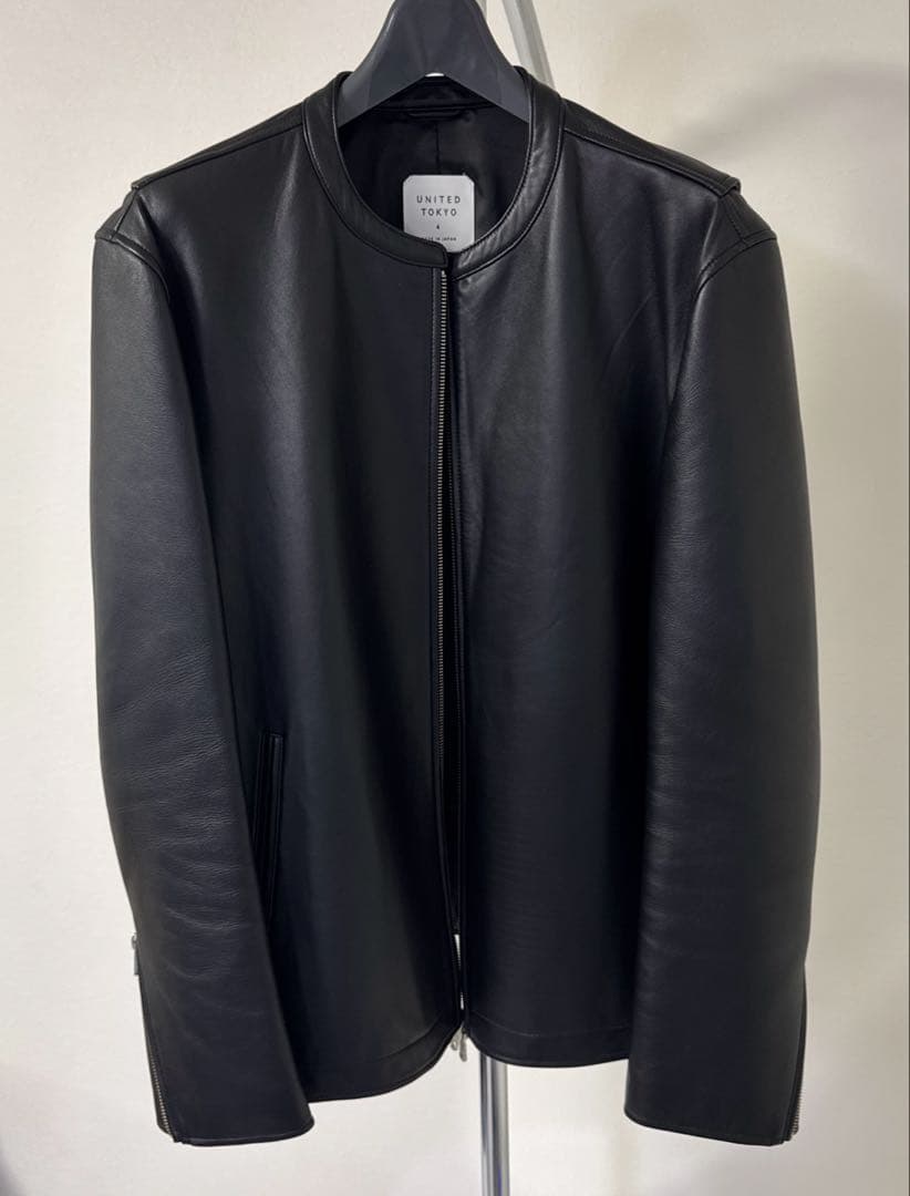 ユナイテッド東京 希少なサイズ4【XL】 ノーカラーシングルライダース