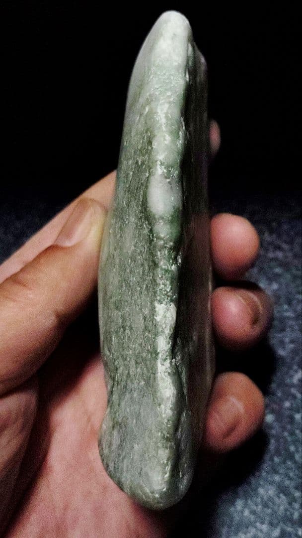 ★翡翠原石★糸魚川硬玉【小滝・川ズレ・ミロナイト翡翠】