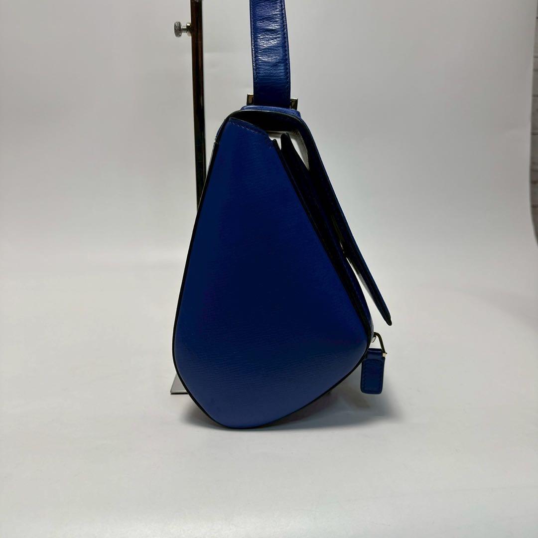 p76【美品】ジバンシー　ロゴ型押し　パンドラ　レザー　ショルダーバッグ.