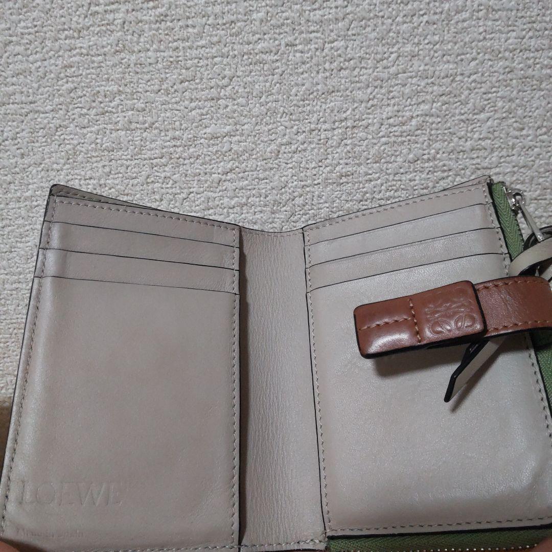 ロエベ　折り財布　スリムジップバイフォールドウォレット　アナグラム　グリーン