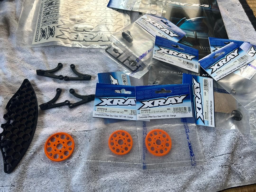 XRAY X4 2025 カーボンシャーシ