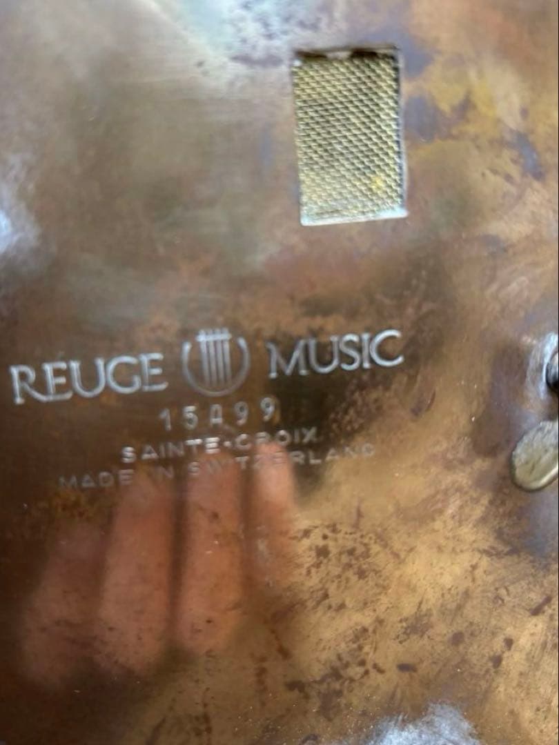 スイス・ルージュ社製アンティーク調オルゴール、シンギングバード