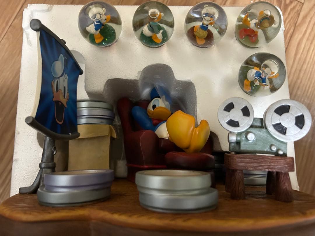 ディズニー スノーグローブ スノードームドナルドダック