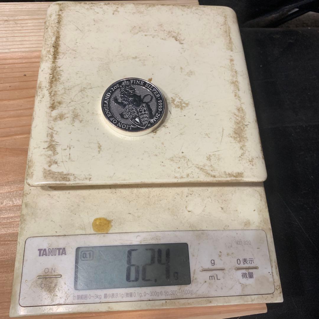 その5　純銀貨 2オンス クイーンズビースト　2016 ライオン・イングランド