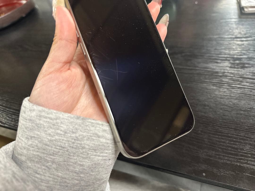 【きつね】iPhone15Pro 128GB ナチュラルチタニウム