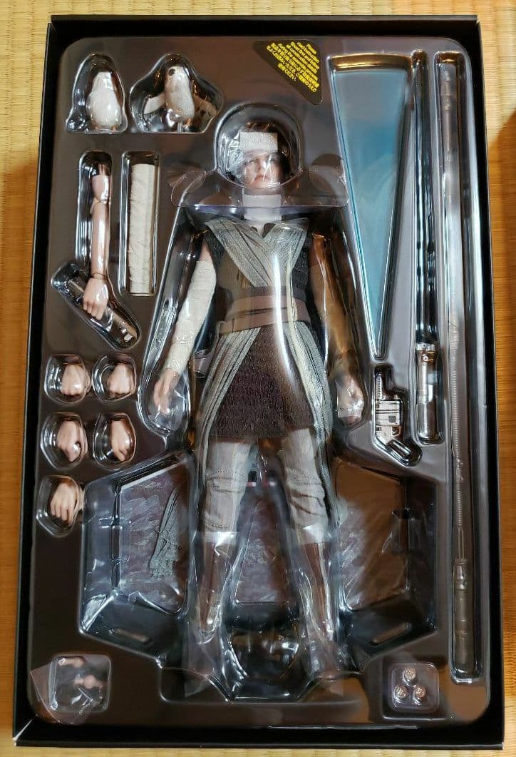 【新品未使用】ホットトイズ『スター・ウォーズ/最後のジェダイ』レイ 1/6