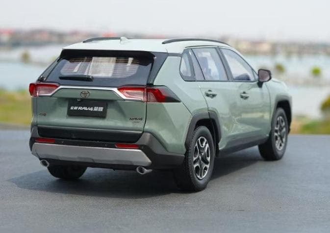 トヨタ RAV4 2019 1/18 ダイキャストモデル ミラノカーキ