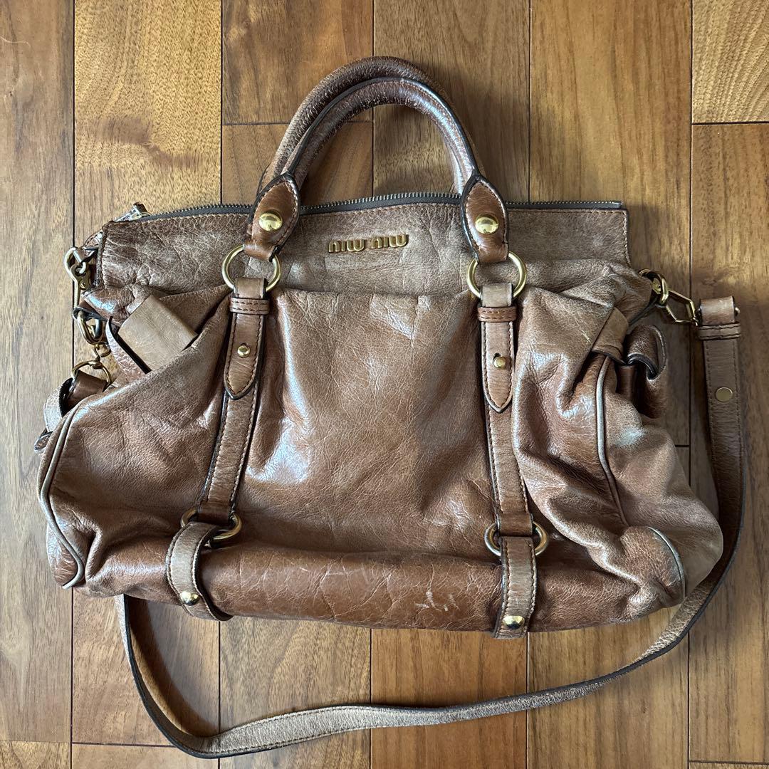 miu miu ブラウンレザー ショルダーバッグ