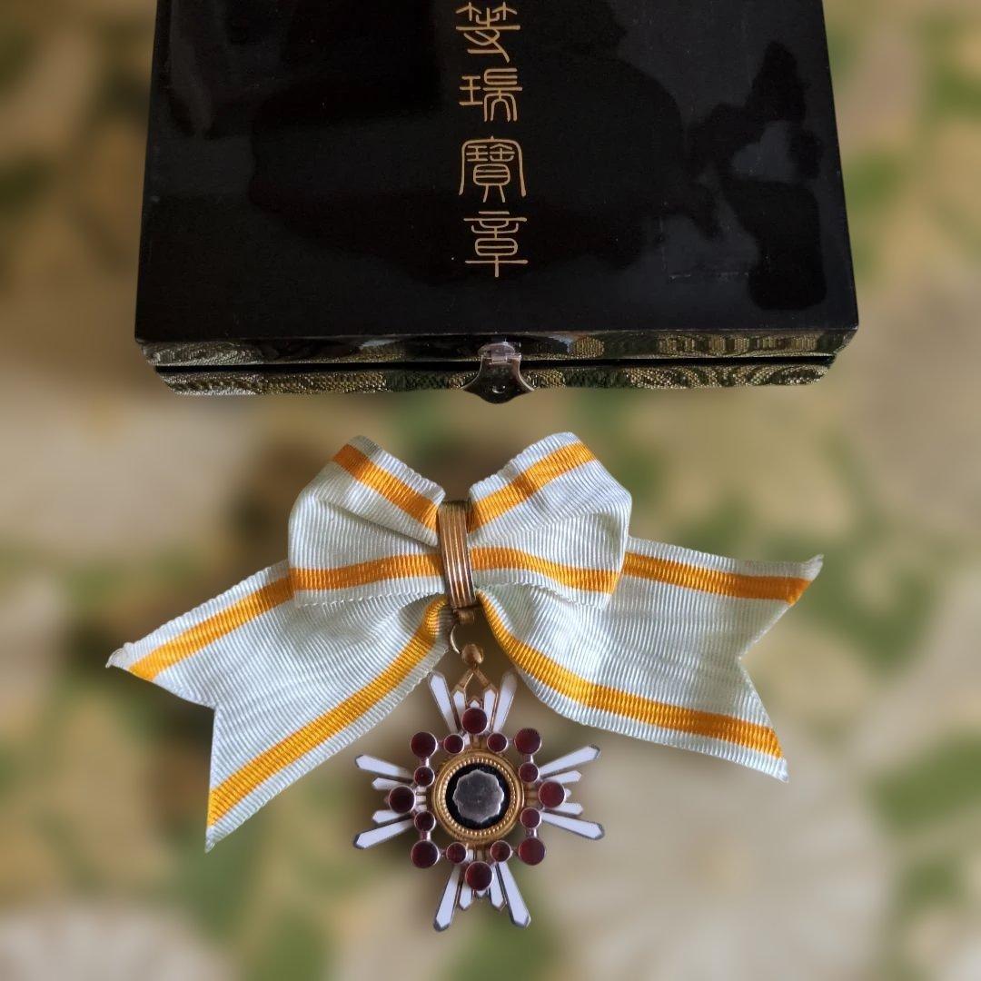 【美品・希少】勲五等瑞宝章 リボン婦人用 塗共箱・略綬付き