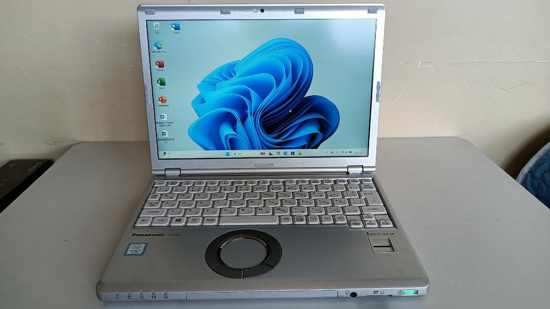 ノートパソコンpanasonic第7世代Core i5 SSD256Gメモリ8G
