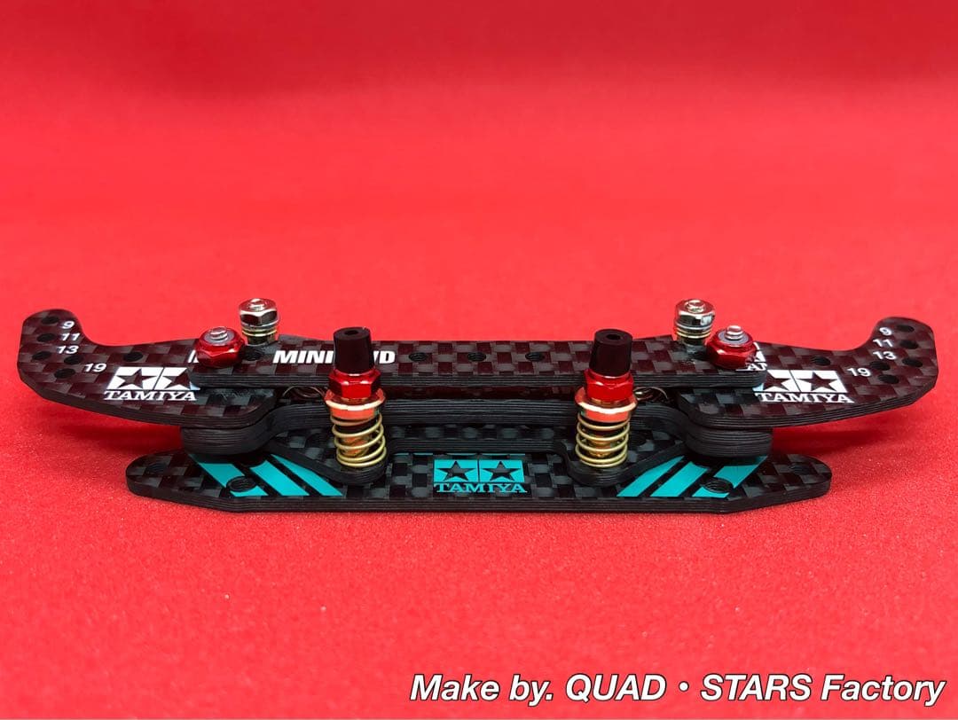 【ミニ四駆パーツ】2軸ATピボットバンパー　2022カーボン【レッドVer.】