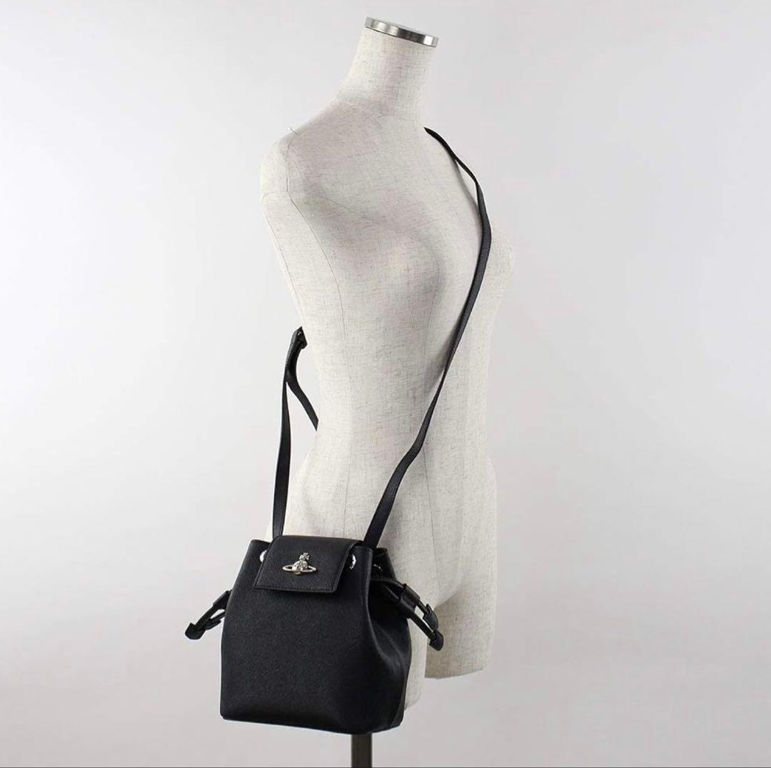 ヴィヴィアンウエストウッドショルダーバッグ（ブラック）