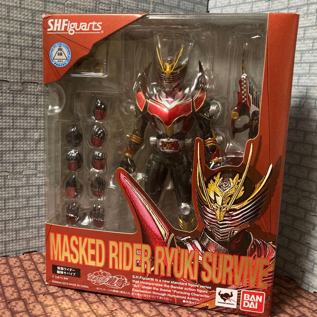 S.H.Figuarts 仮面ライダー龍騎サバイブ