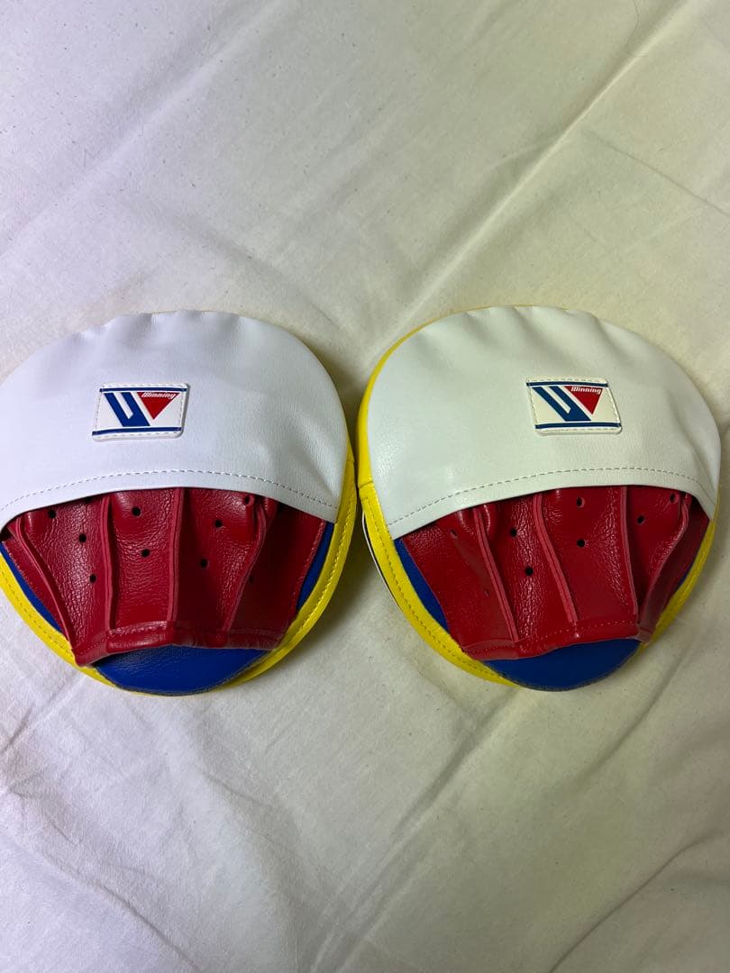 Winning 特注カラーオーダーパンチングミット