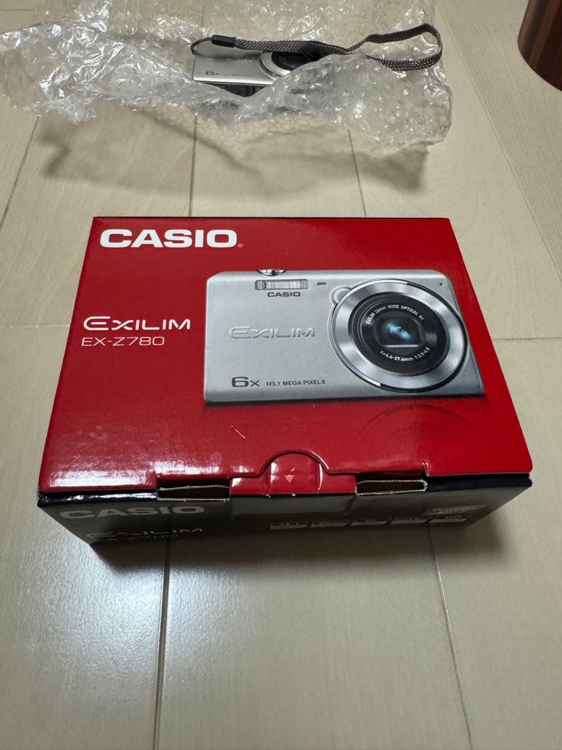 大幅値下げ！CASIO EXILIM EX-Z780 コンパクトデジタルカメラ