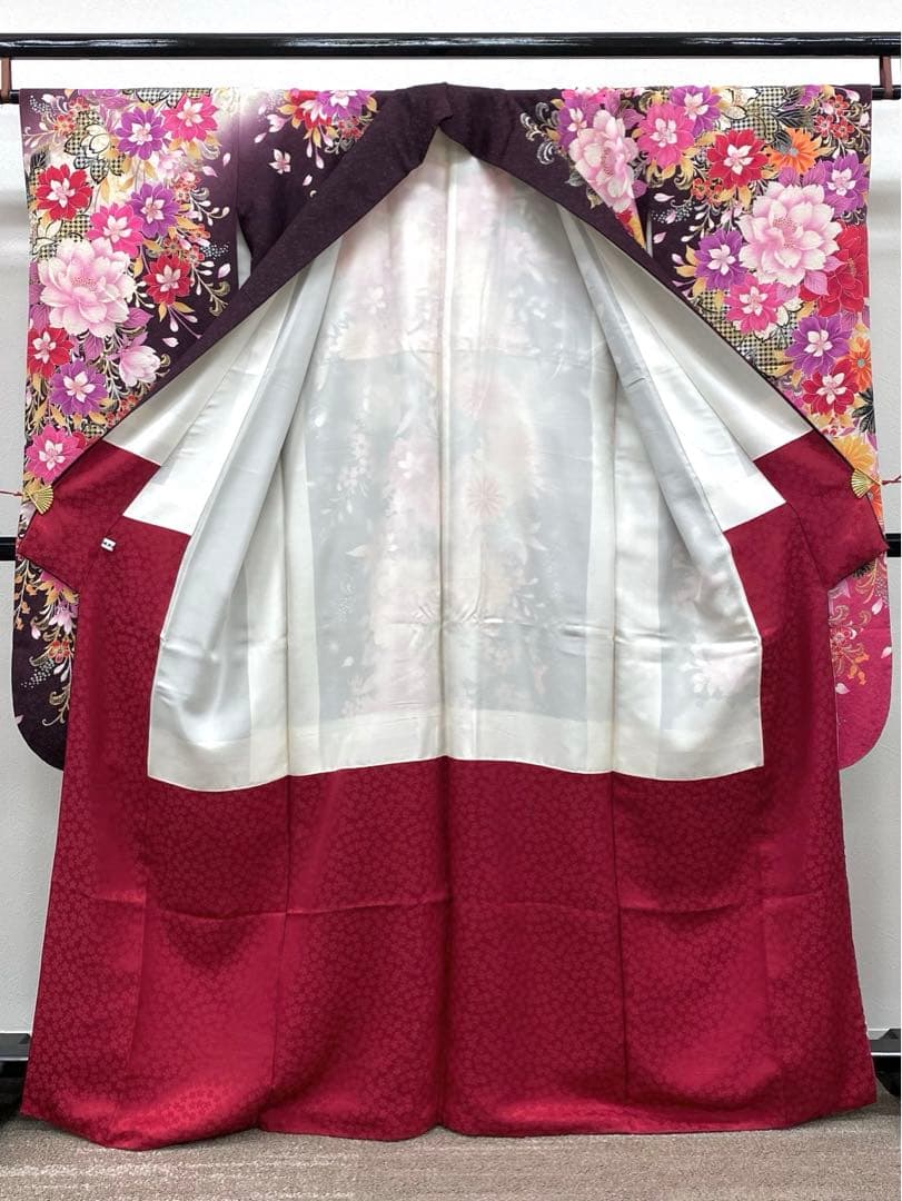 振袖 豪華 銀通し 刺繍 金彩 紋意匠 牡丹 身丈161cm パールトーン加工済