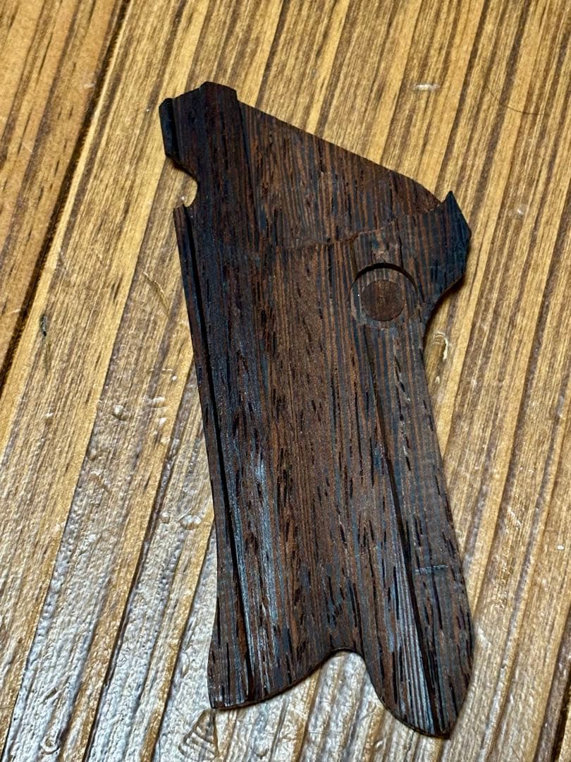 T*G様 タナカ　ルガーp08用鉄刀木（タガヤサン）グリップ