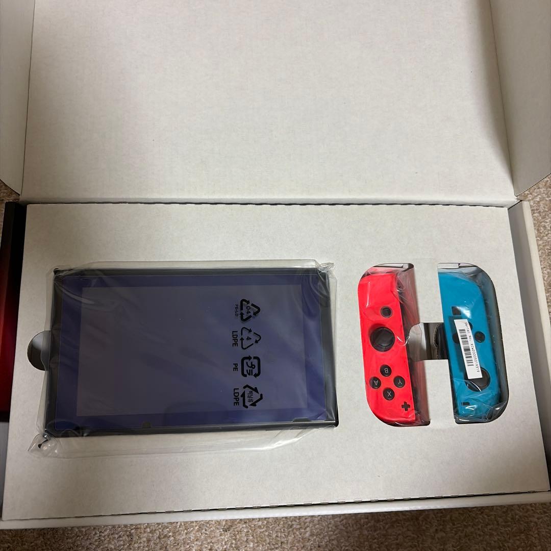 Nintendo Switch 本体 赤と青 Joy-Con付き