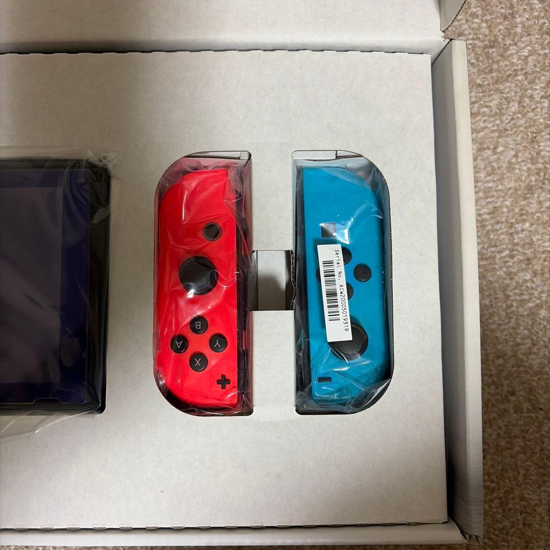 Nintendo Switch 本体 赤と青 Joy-Con付き