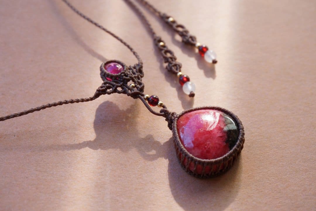 アンゴラ産ロードナイト　ピンクトルマリン　マクラメ　ネックレス
