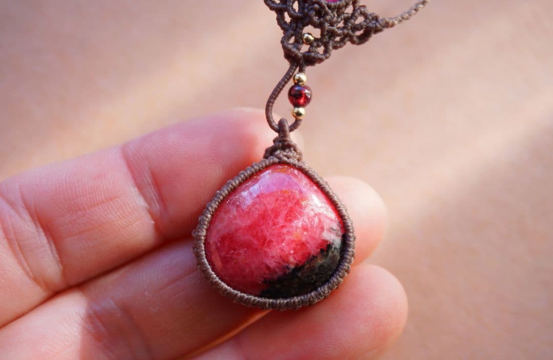 アンゴラ産ロードナイト　ピンクトルマリン　マクラメ　ネックレス