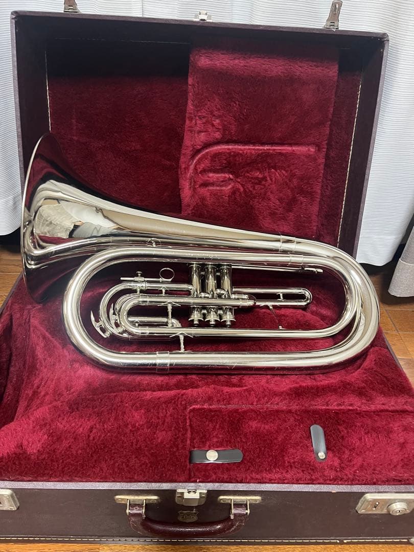 マーチングバリトン　CONN 136E