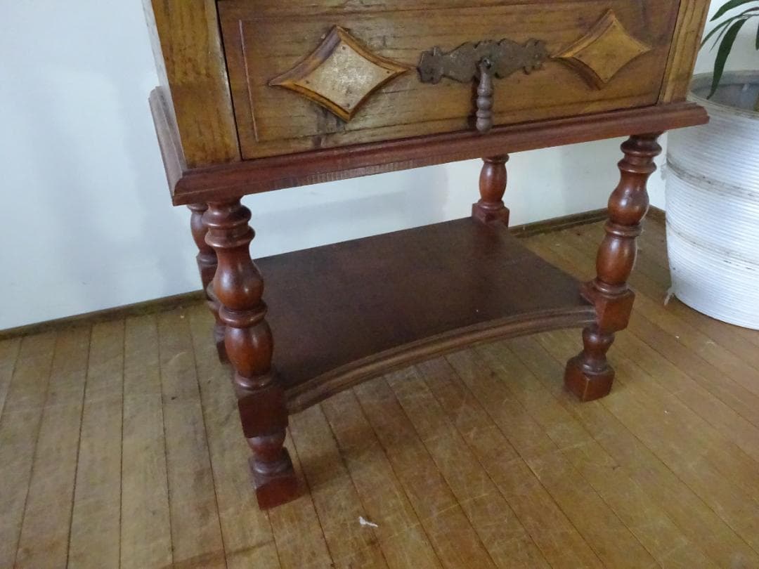 イギリスアンティーク　サイドテーブル　飾り台　花台　オーク材