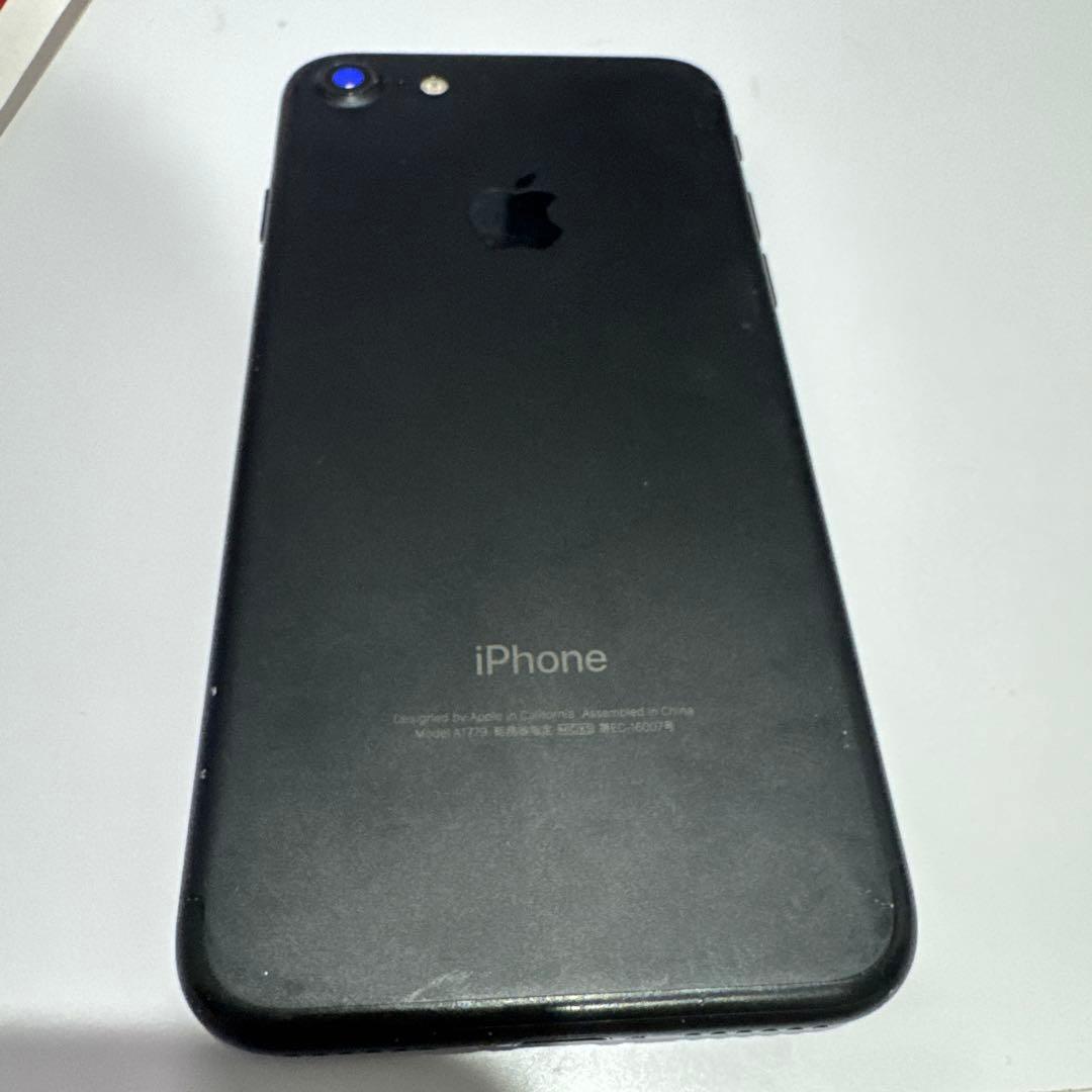 Apple iPhone 7 ブラック１２８GB. 100%