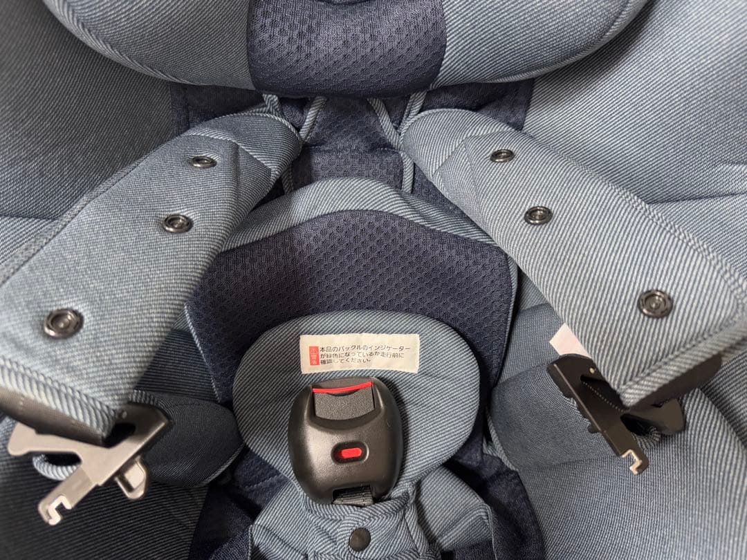 【極美品】エールベベ・クルット5 Oui デニムブルー　ウィ ISOFIX