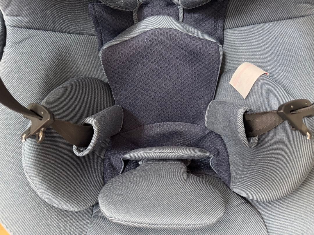 【極美品】エールベベ・クルット5 Oui デニムブルー　ウィ ISOFIX