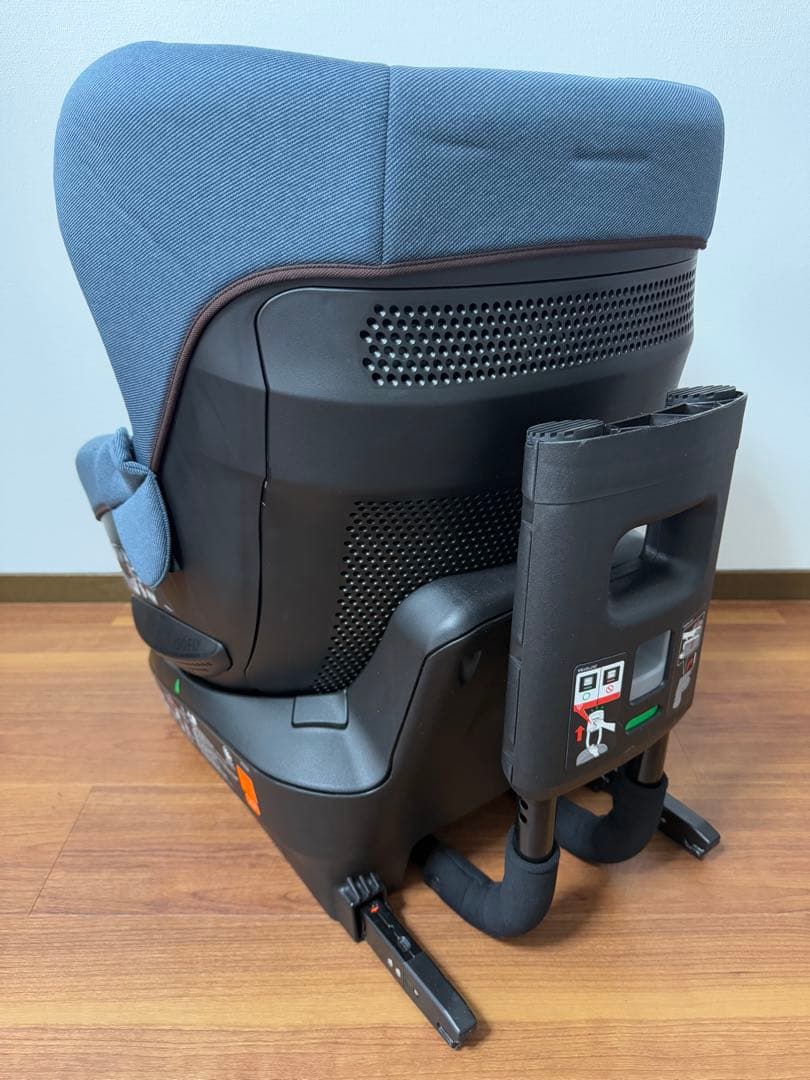 【極美品】エールベベ・クルット5 Oui デニムブルー　ウィ ISOFIX