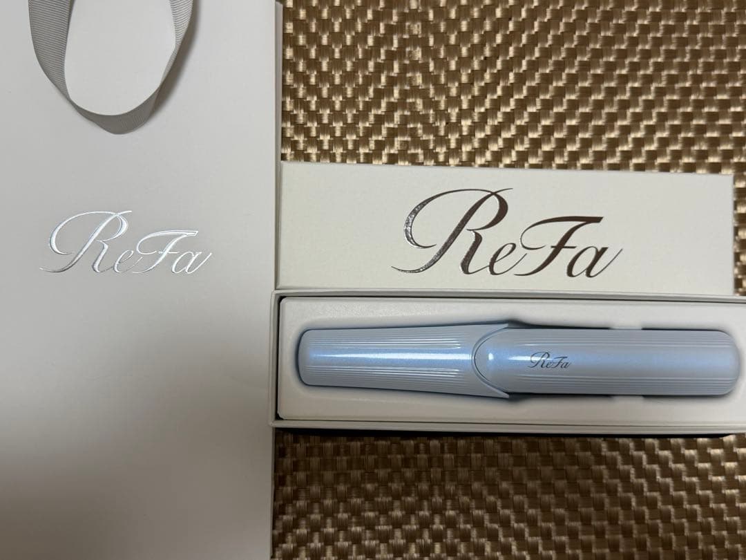 く*ん様 ReFa リファ フィンガーアイロン ST ホワイト 新品未使用 ショ