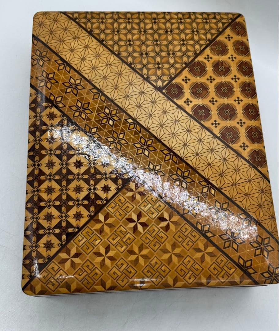 美品　寄木細工　収納箱　送料込み251020