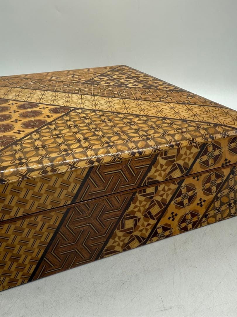 美品　寄木細工　収納箱　送料込み251020