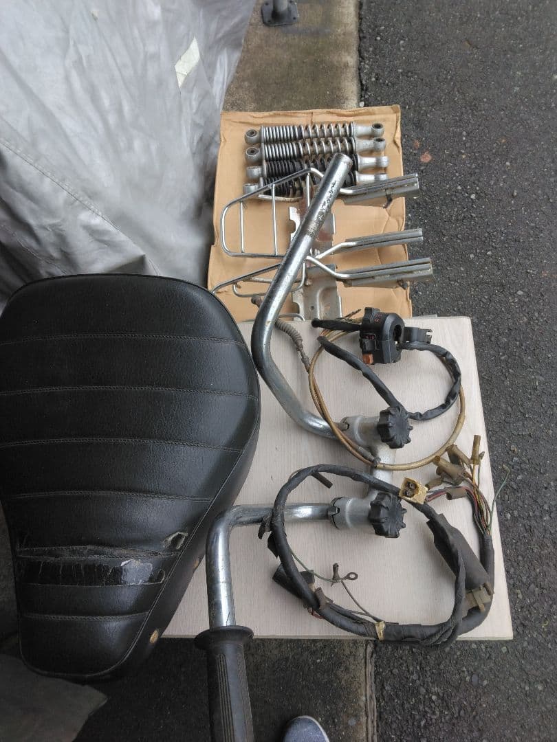 モンキーの部品いろいろです。