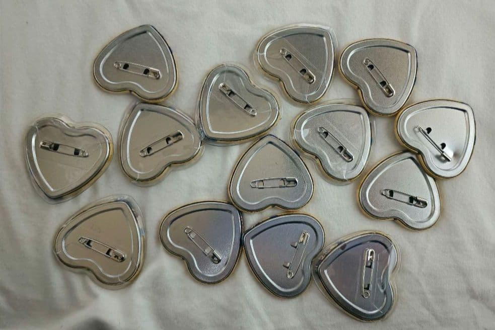 すとぷり　るぅと　ハートの缶バッチ　2023　ハロウィン　デフォ