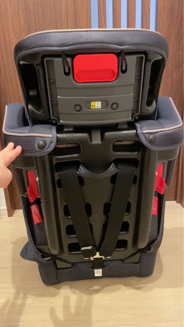 【極美品】Aprica ジュニアシート ネイビー エアグルーヴAD ネイビー