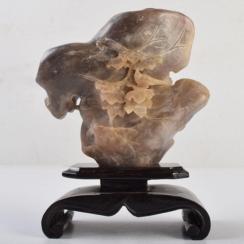 中国　玉石鶏血石彫刻　楼閣山水雕　置物　唐木台付　V　R9267