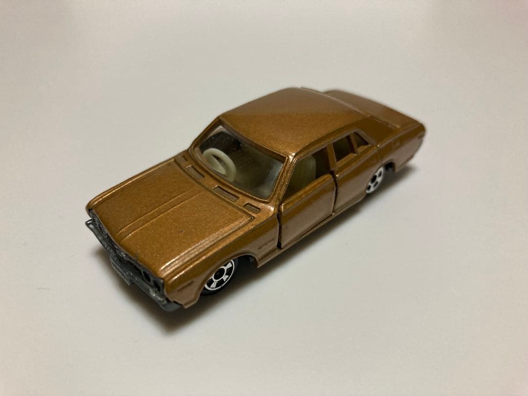 トミカ　No.33 香港製　ニッサン　セドリック
