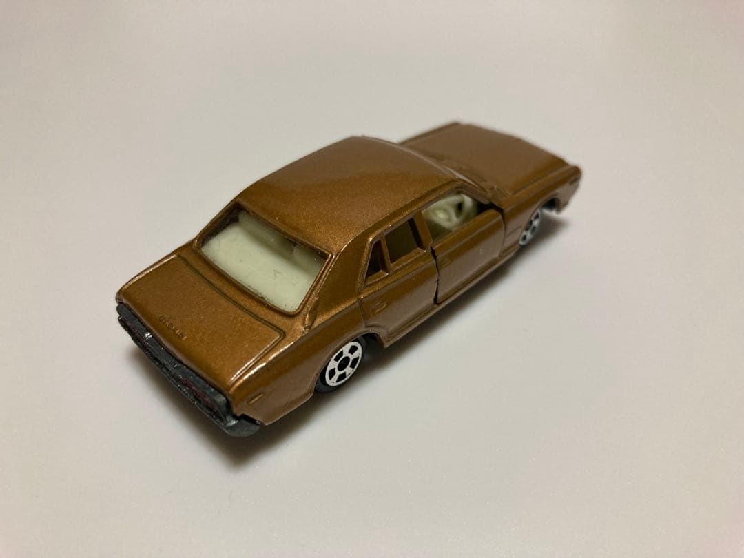 トミカ　No.33 香港製　ニッサン　セドリック