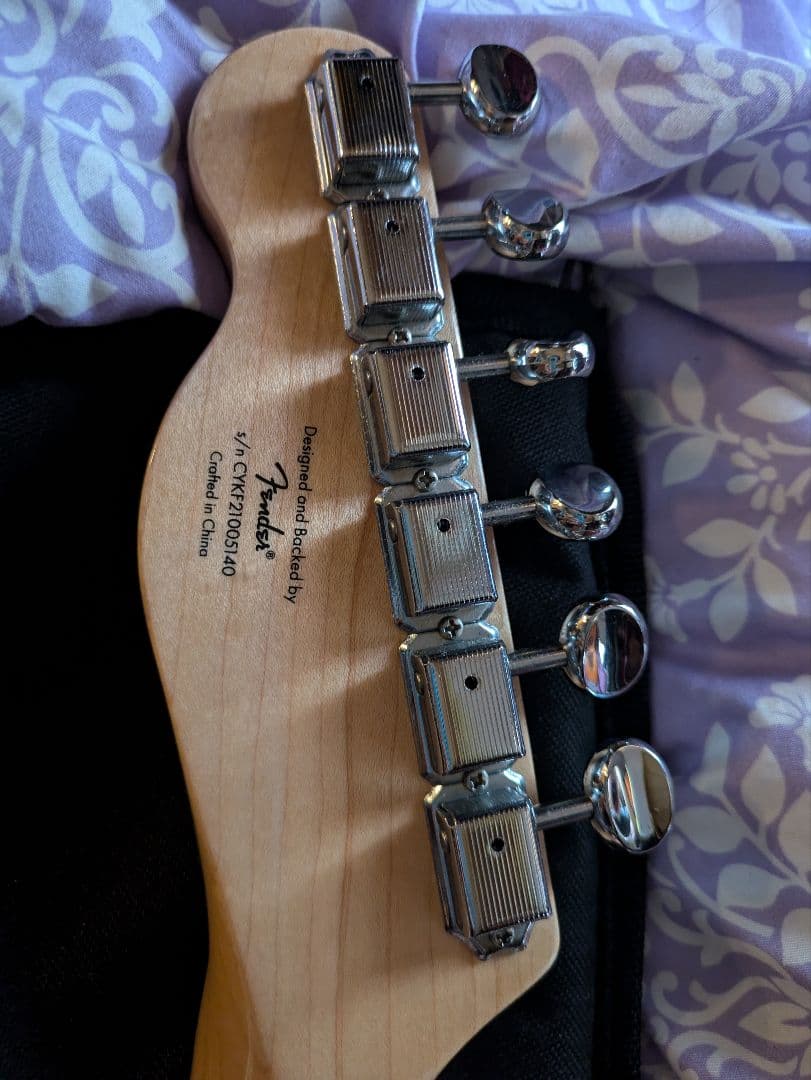 Squier ストラトキャスター ピンク