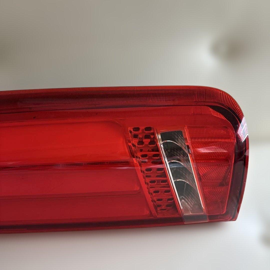 ハイエース　200系　テールランプ　FLEX ヴァレンティ　右　テールライト