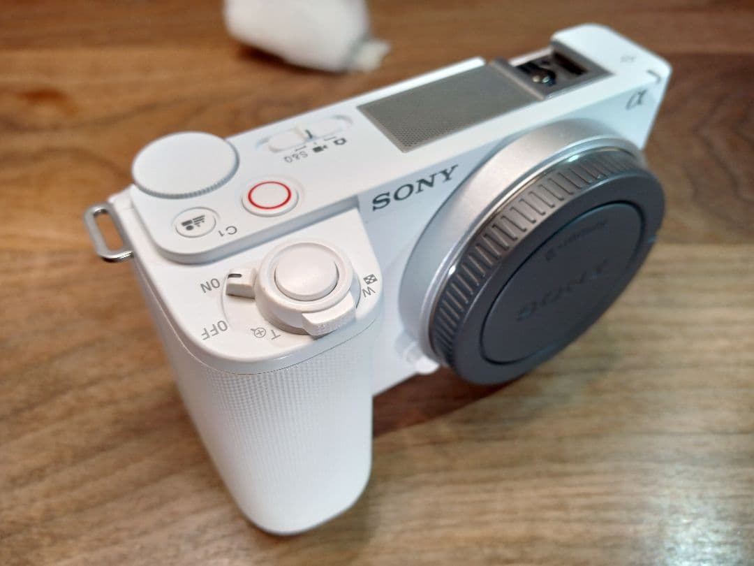 a*e様 【メーカー保証 5月6日迄付帯】SONY ZV-E10M2 ボディ取説