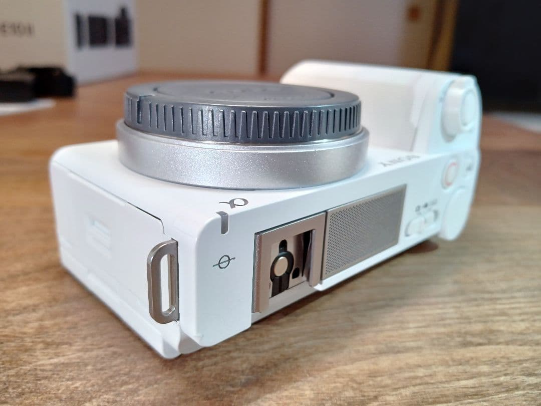 a*e様 【メーカー保証 5月6日迄付帯】SONY ZV-E10M2 ボディ取説